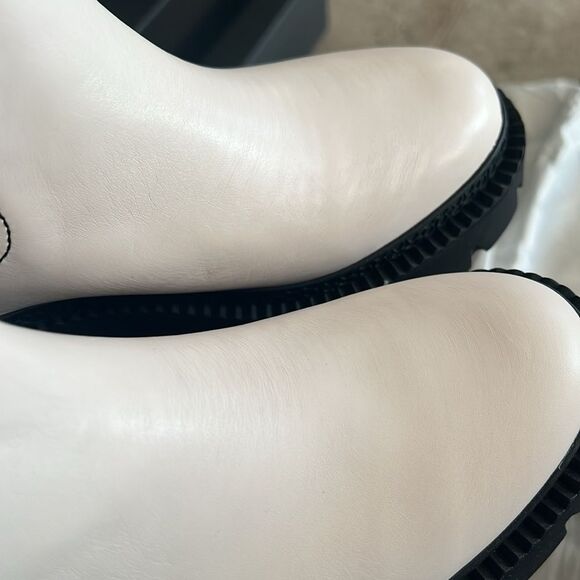 Coach Alexa Leather Bootie in Chalk/Black, New, Size 11 - Picture 11 of 16
